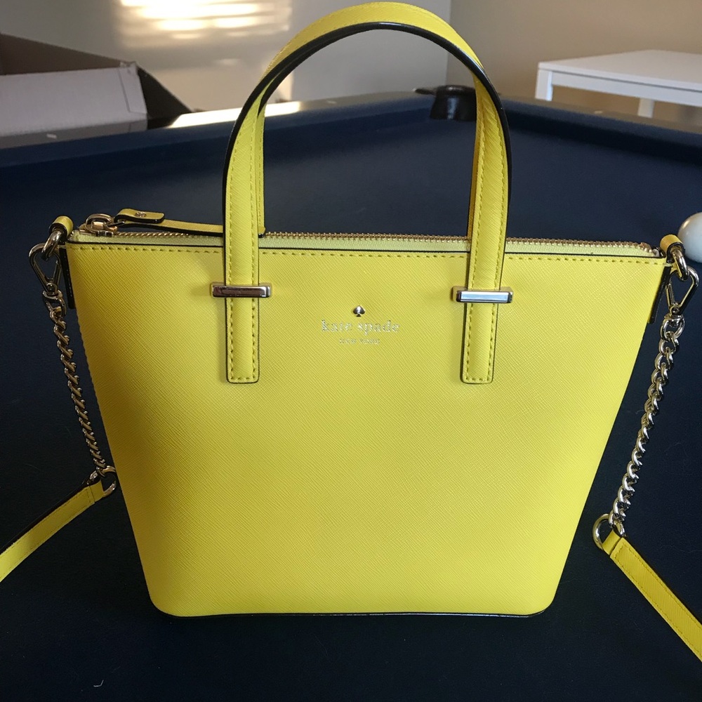 ✨ Kate Spade Crossbody Yellow Bag